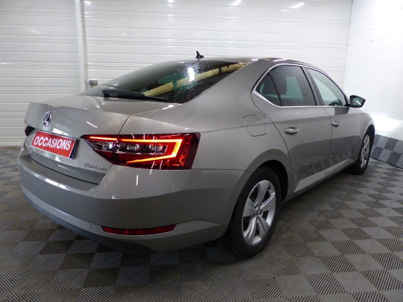 SKODA SUPERB 2016 - Photo n°4