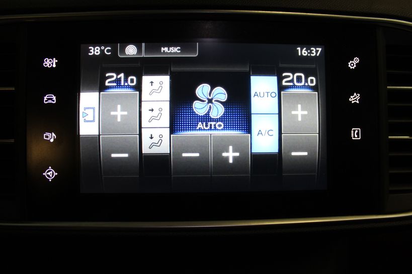 PEUGEOT 308 2015 - Photo n°9