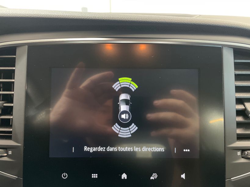 RENAULT MEGANE IV BERLINE 2021 - Photo n°13