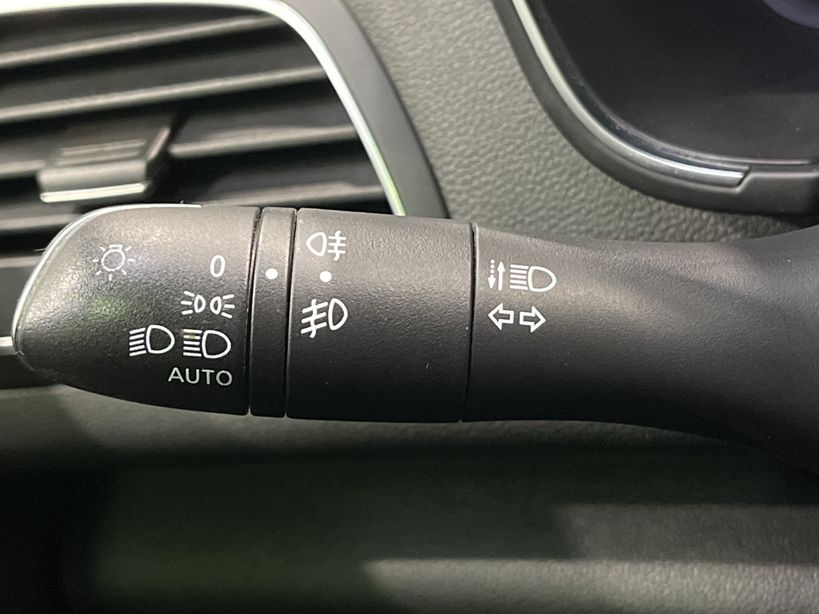 RENAULT MEGANE IV ESTATE 2017 - Photo n°29