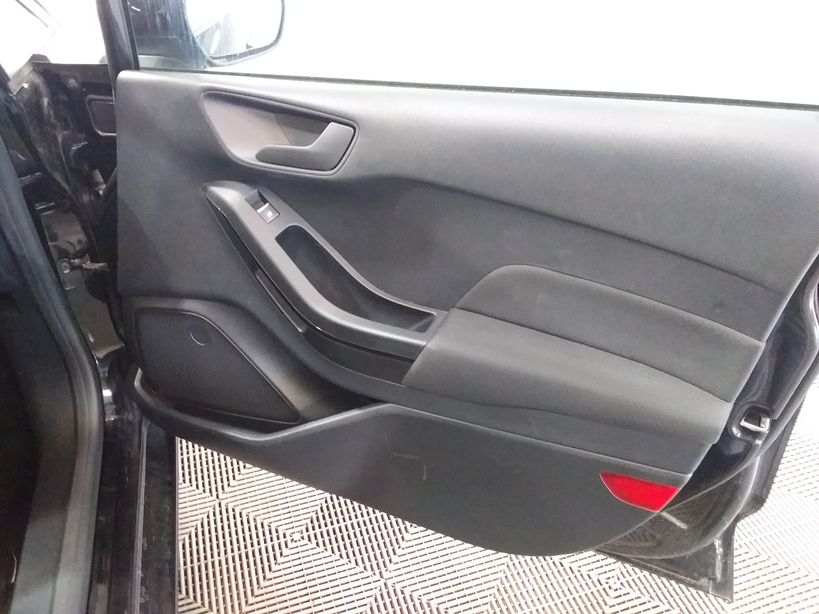 FORD FIESTA 2020 - Photo n°8