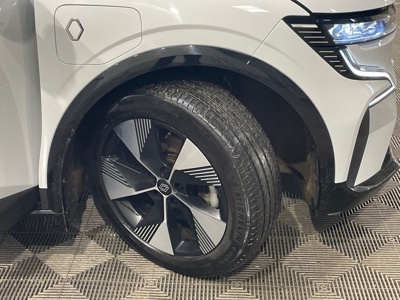 RENAULT MEGANE E TECH 2022 - Photo n°1