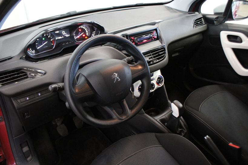 PEUGEOT 208 2016 - Photo n°11
