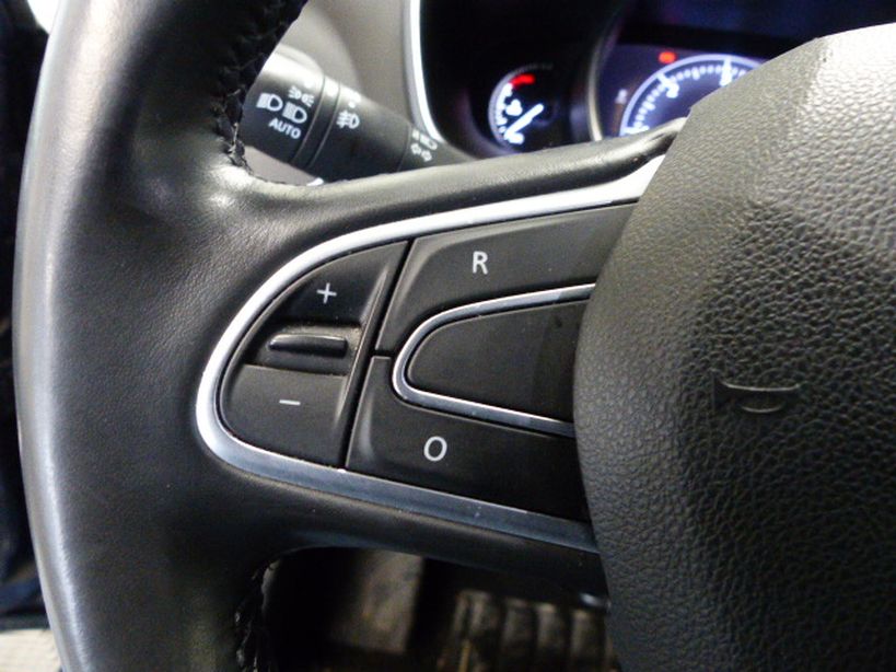 RENAULT MEGANE IV ESTATE 2018 - Photo n°18