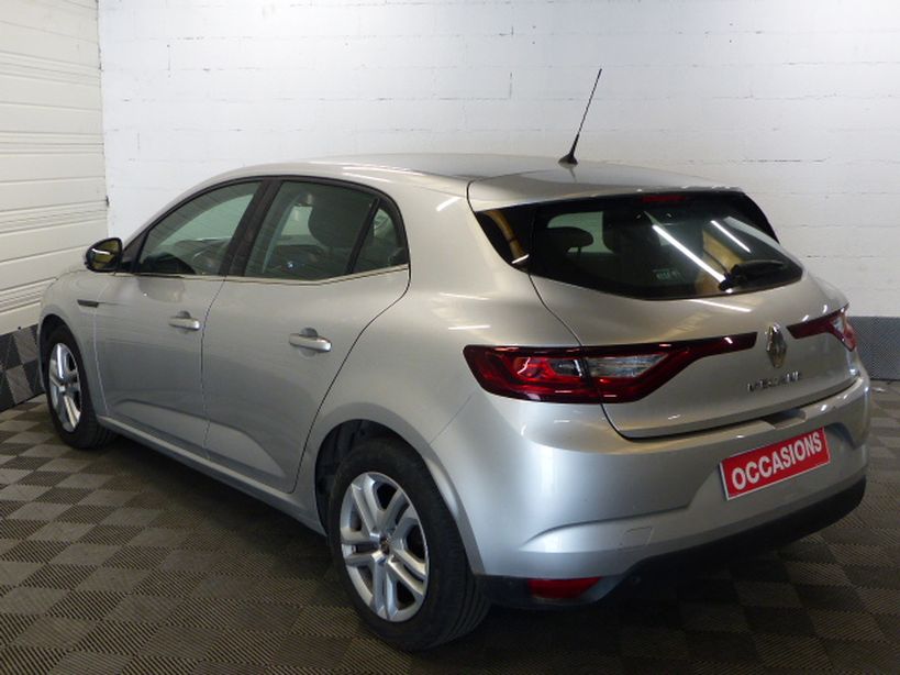 RENAULT MEGANE IV BERLINE BUSINESS 2018 - Photo n°8