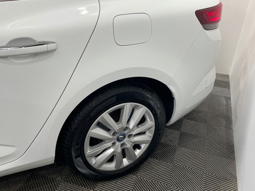 RENAULT MEGANE IV ESTATE 2021 - Photo n°14