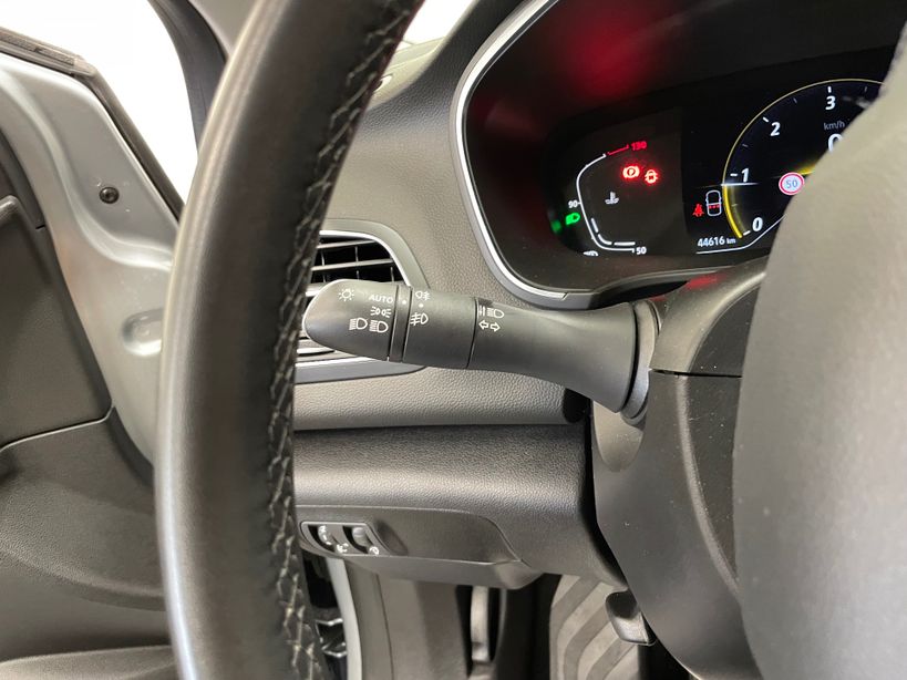 RENAULT MEGANE IV BERLINE 2021 - Photo n°20