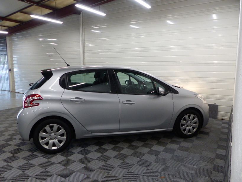 PEUGEOT 208 2013 - Photo n°24