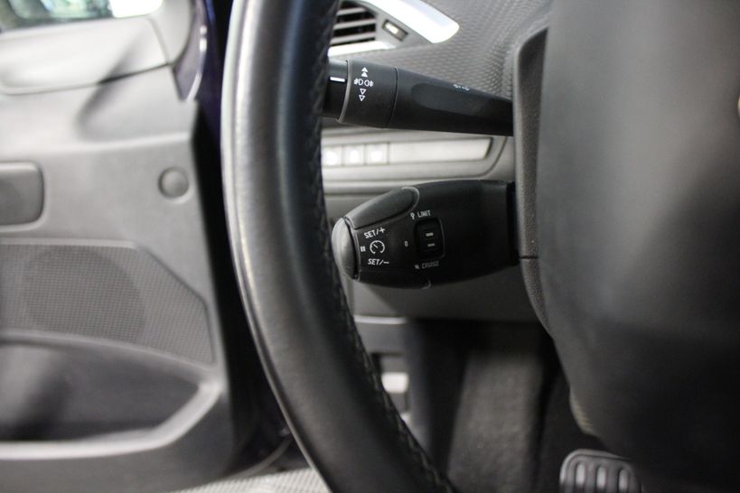 PEUGEOT 208 2015 - Photo n°15
