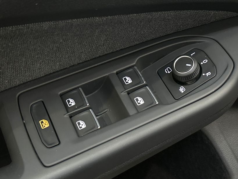 VOLKSWAGEN GOLF 2023 - Photo n°30
