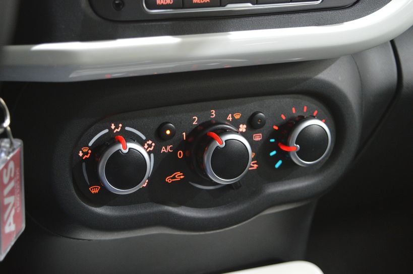 RENAULT TWINGO III 2019 - Photo n°19
