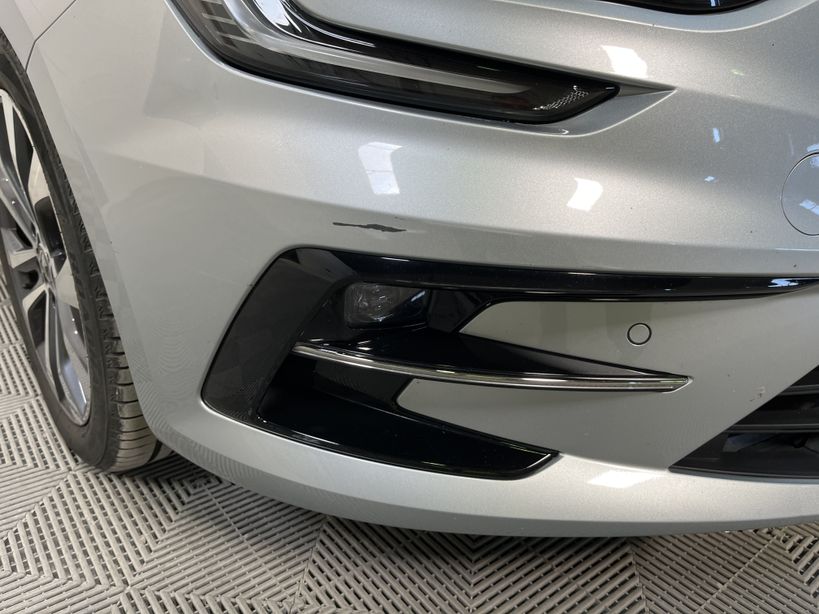 RENAULT MEGANE IV BERLINE 2021 - Photo n°19