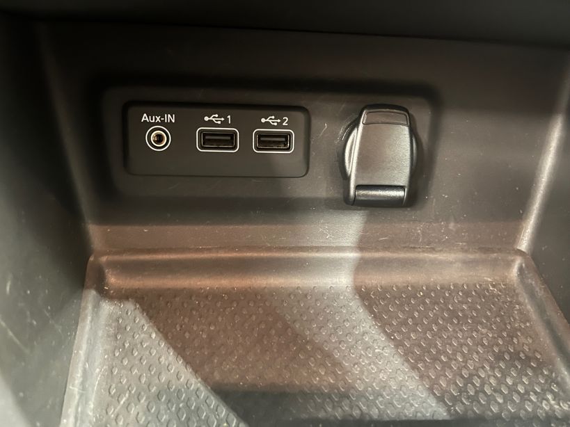 RENAULT MEGANE IV BERLINE 2022 - Photo n°25