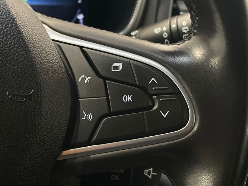 RENAULT MEGANE IV BERLINE 2021 - Photo n°27