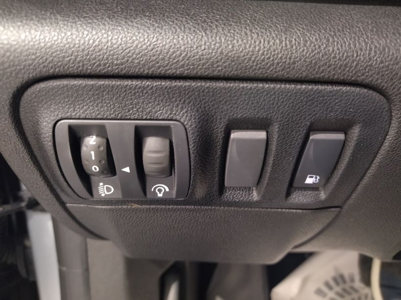 RENAULT MEGANE IV BERLINE 2021 - Photo n°11