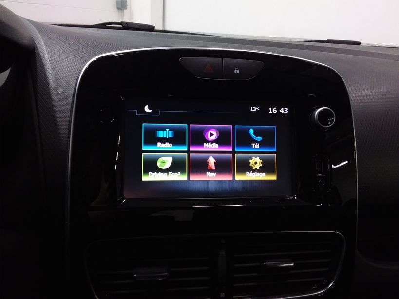 RENAULT CLIO IV ESTATE 2018 - Photo n°18