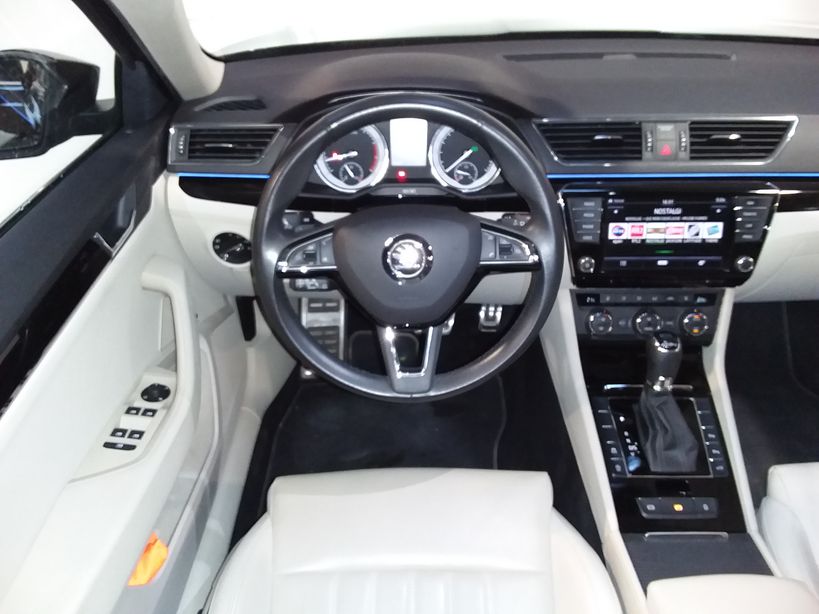 SKODA SUPERB 2017 - Photo n°9
