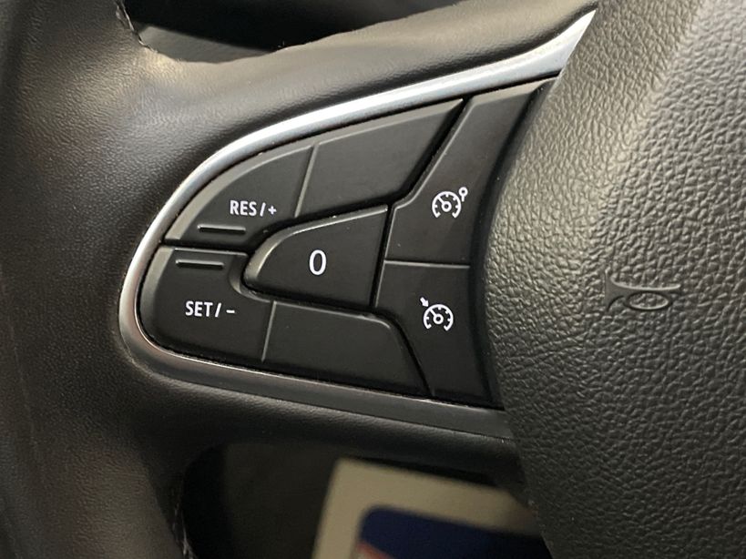 RENAULT MEGANE IV BERLINE 2021 - Photo n°24