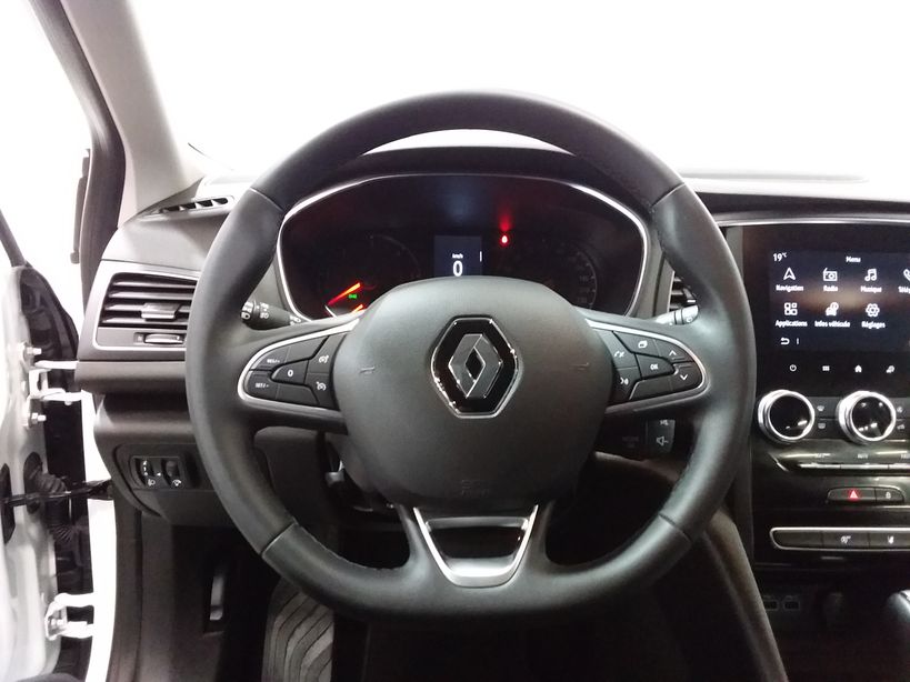 RENAULT MEGANE IV BERLINE 2021 - Photo n°23