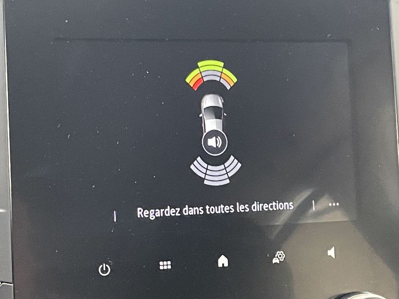 RENAULT MEGANE IV BERLINE 2023 - Photo n°16