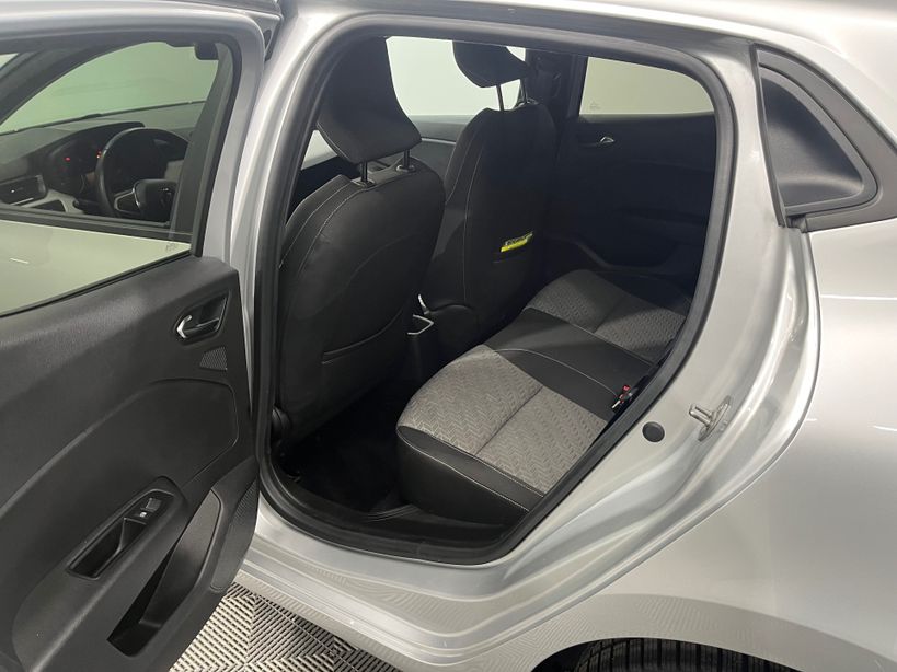 RENAULT CLIO V 2023 - Photo n°17