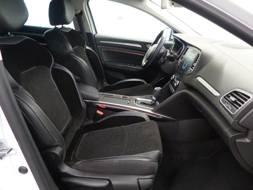 RENAULT MEGANE IV ESTATE 2017 - Photo n°6