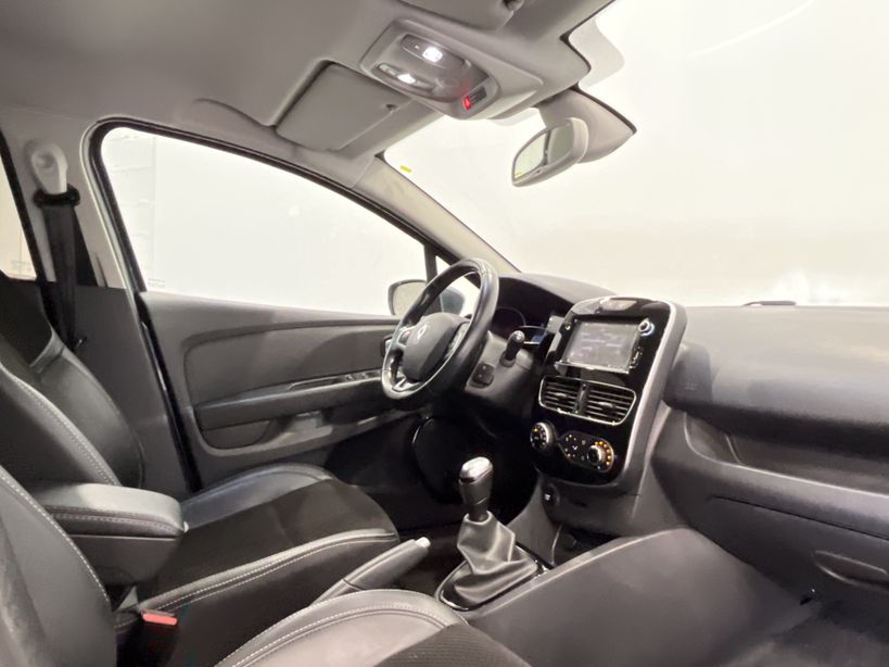 RENAULT CLIO IV ESTATE 2018 - Photo n°21