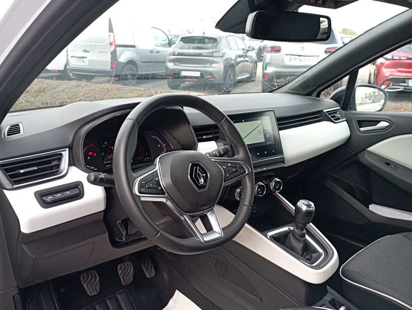 RENAULT CLIO V 2022 - Photo n°10