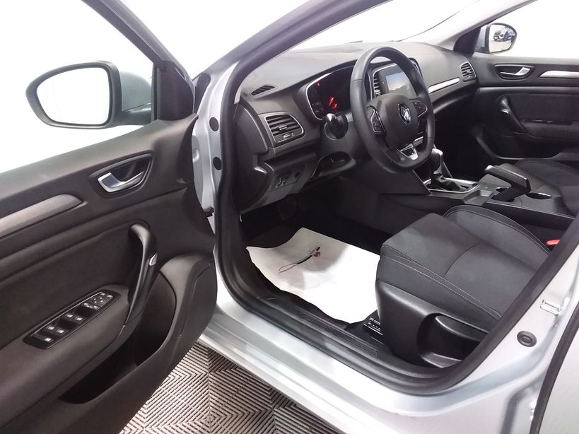 RENAULT MEGANE IV BERLINE 2023 - Photo n°11
