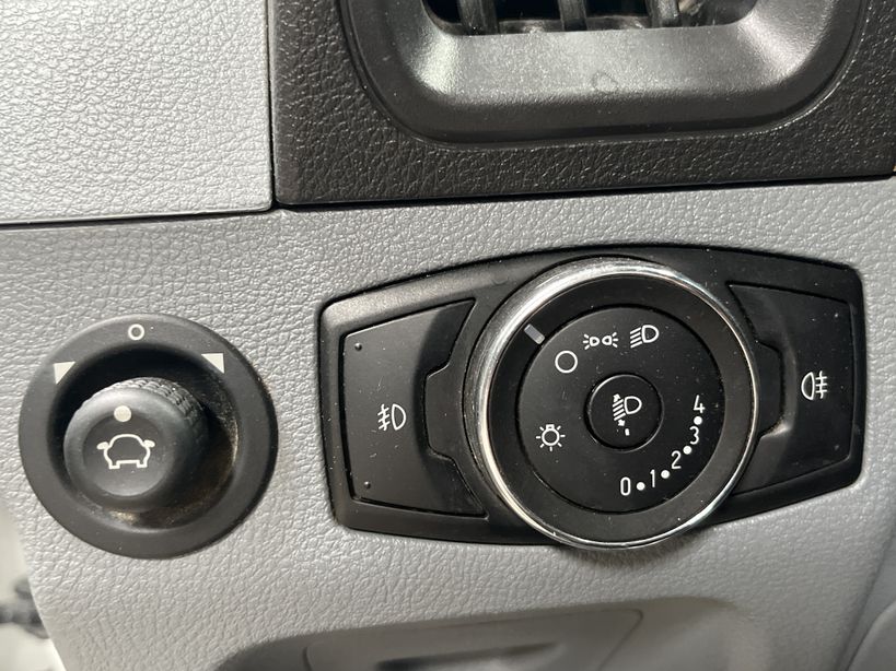 FORD TRANSIT FOURGON 2018 - Photo n°28