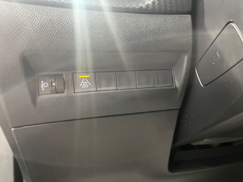 PEUGEOT 2008 BUSINESS 2021 - Photo n°16