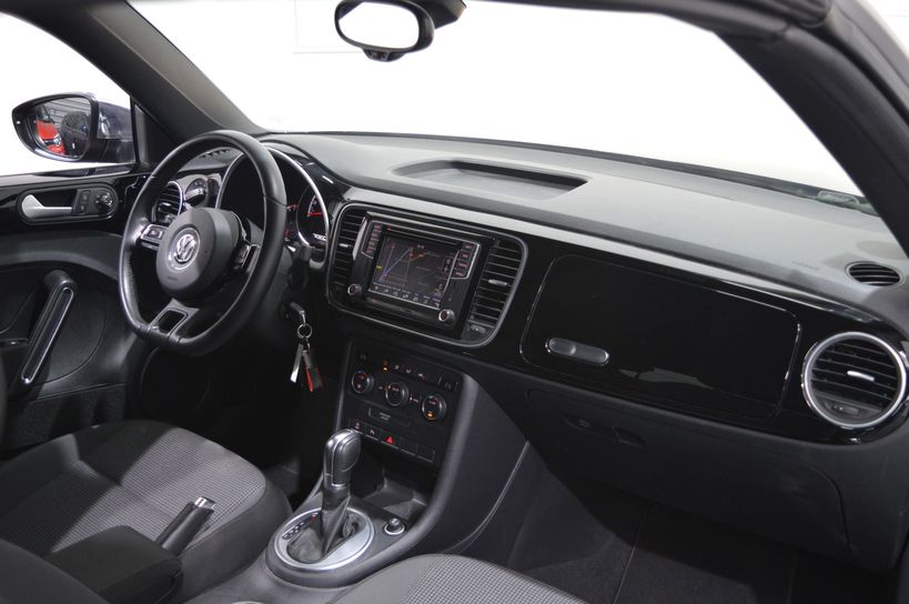 VOLKSWAGEN COCCINELLE CABRIOLET 2016 - Photo n°8