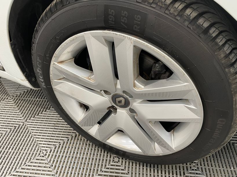 RENAULT CLIO V 2021 - Photo n°10