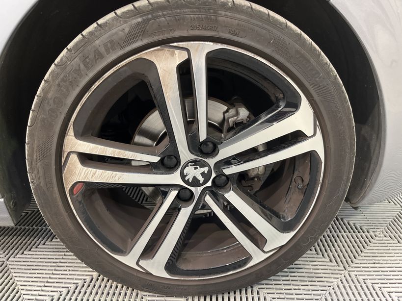 PEUGEOT 208 2019 - Photo n°9