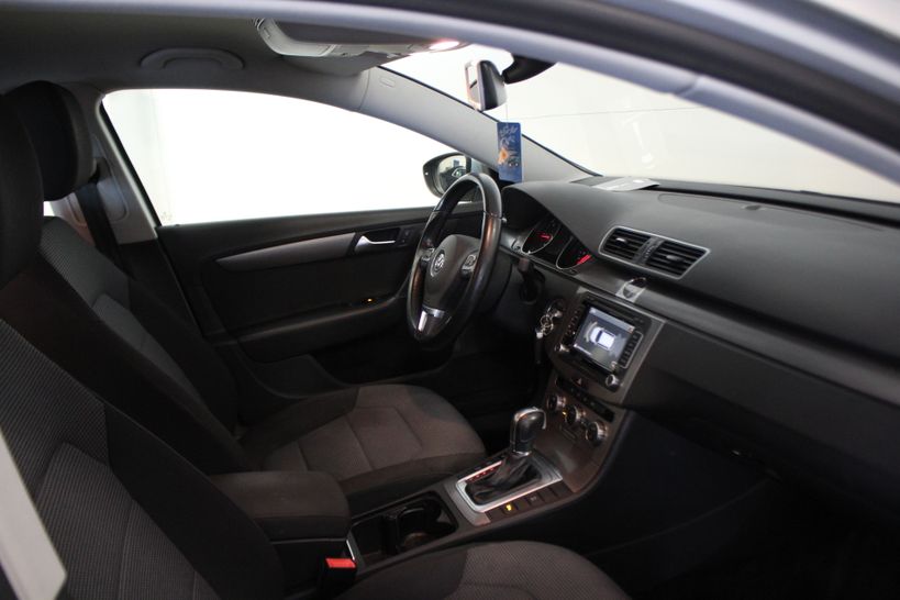 VOLKSWAGEN PASSAT SW BUSINESS 2014 - Photo n°6