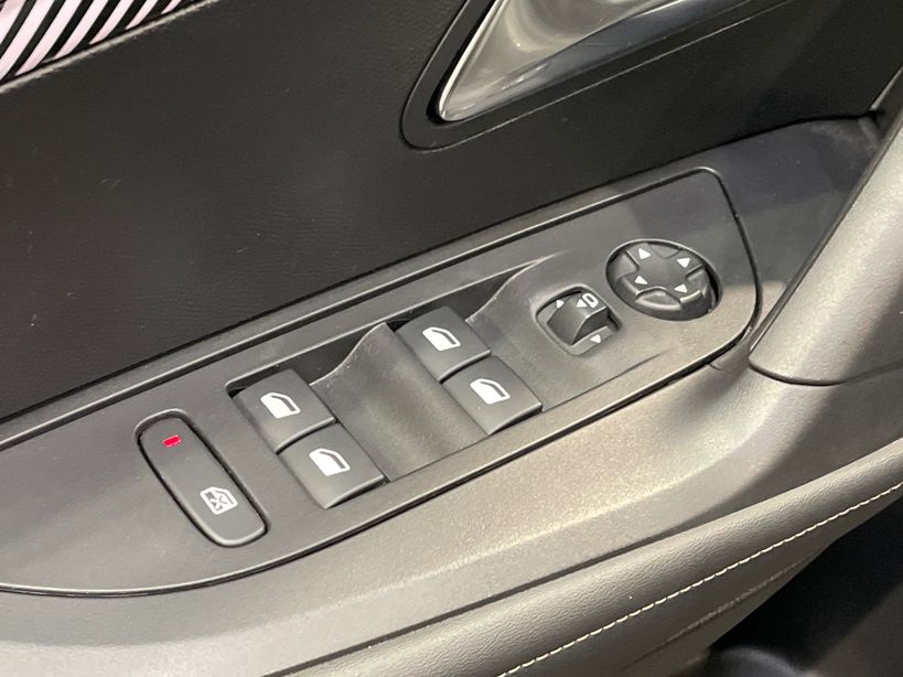 PEUGEOT 2008 2024 - Photo n°35