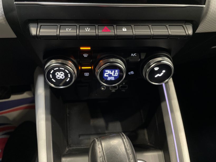 RENAULT CLIO V 2021 - Photo n°17