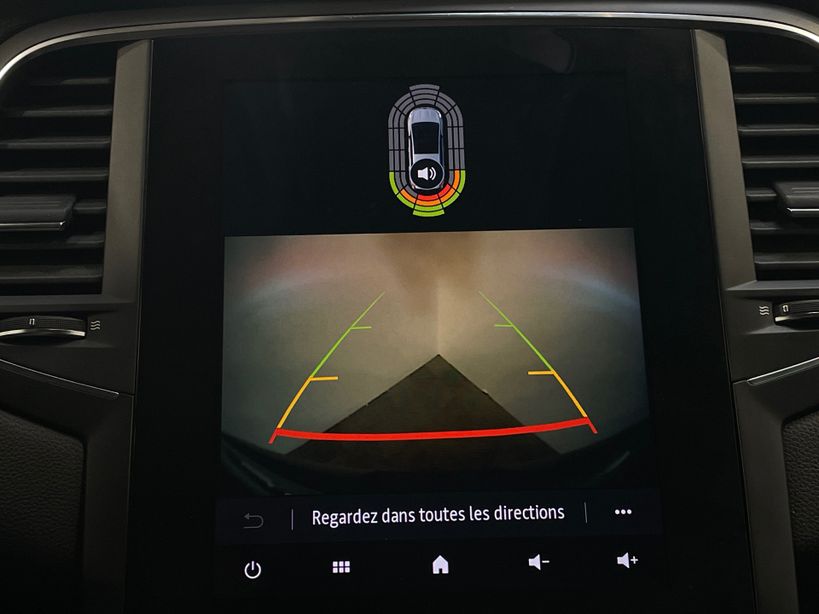 RENAULT MEGANE IV BERLINE 2021 - Photo n°14