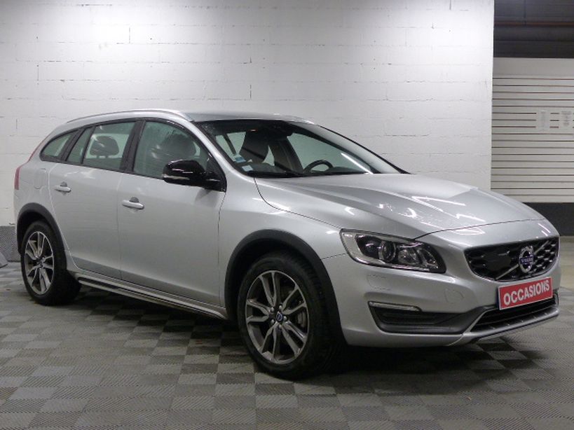 VOLVO V60 CROSS COUNTRY 2015 - Photo n°3