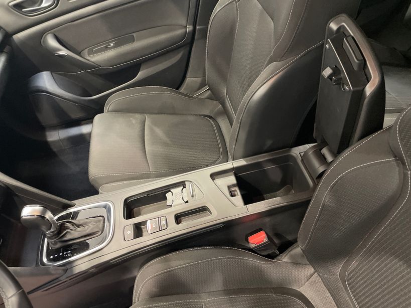 RENAULT MEGANE IV BERLINE 2021 - Photo n°20