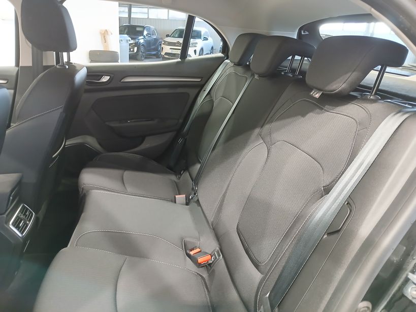 RENAULT MEGANE IV BERLINE 2021 - Photo n°17
