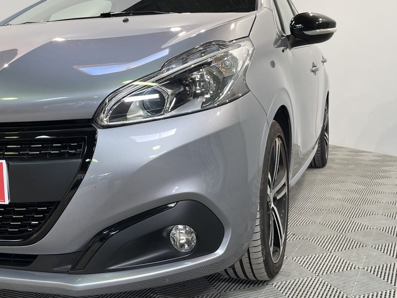 PEUGEOT 208 2019 - Photo n°8