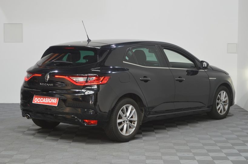 RENAULT MEGANE IV BERLINE 2017 - Photo n°3