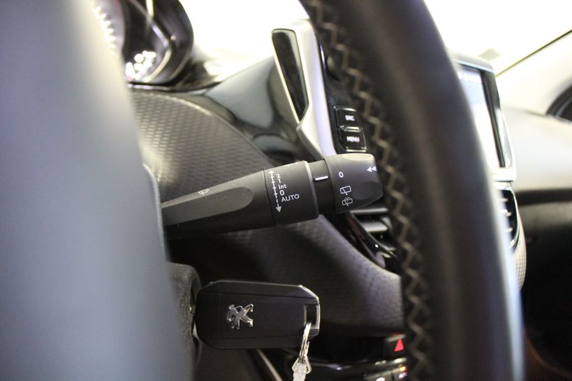 PEUGEOT 2008 2018 - Photo n°15
