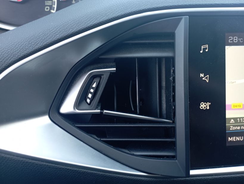 PEUGEOT 308 2020 - Photo n°10