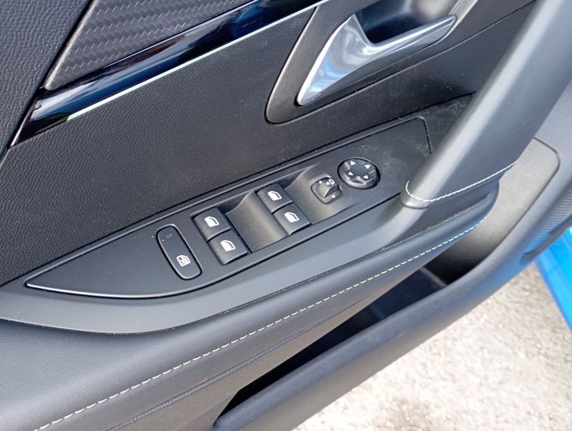 PEUGEOT 208 2021 - Photo n°35