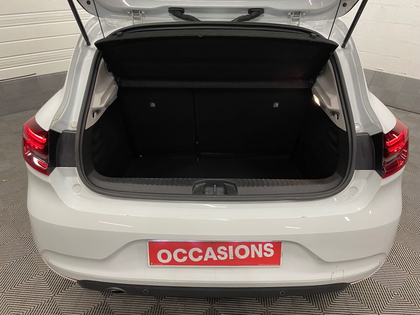 RENAULT CLIO V 2021 - Photo n°8