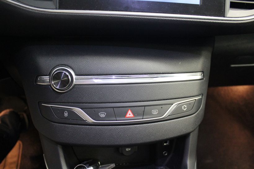PEUGEOT 308 2015 - Photo n°14