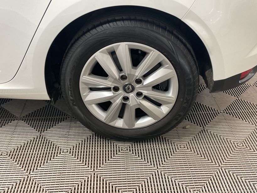 RENAULT MEGANE IV BERLINE 2021 - Photo n°26
