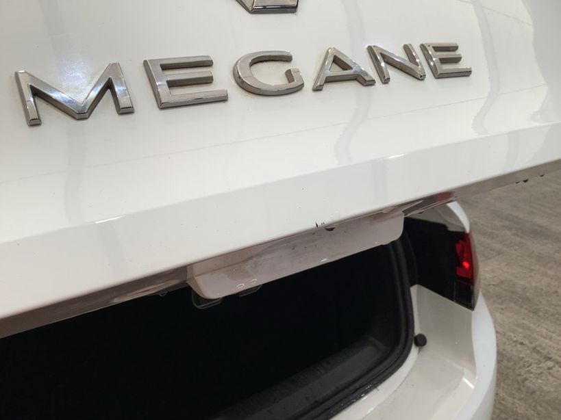 RENAULT MEGANE IV BERLINE 2021 - Photo n°2